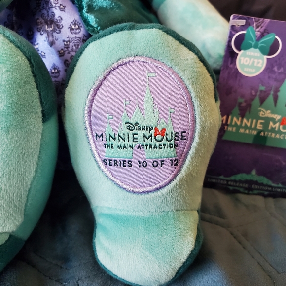 NWT Minnie Mouse Main Attraction Haunted Mansion Plush Series 10/12 Limited - Picture 2 of 7